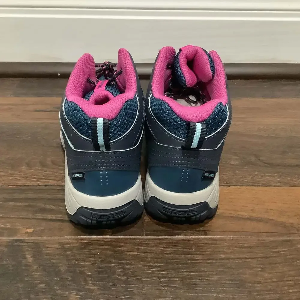 Merrell Kids Size 4 Oakcreek Mid Waterproof Hiking Boots